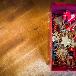 How to store Christmas decorations