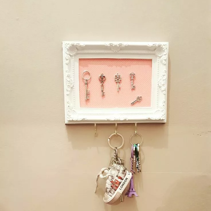 Key holder as a picture frame