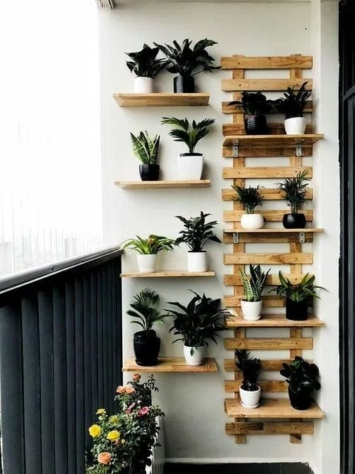 Vertical balcony garden