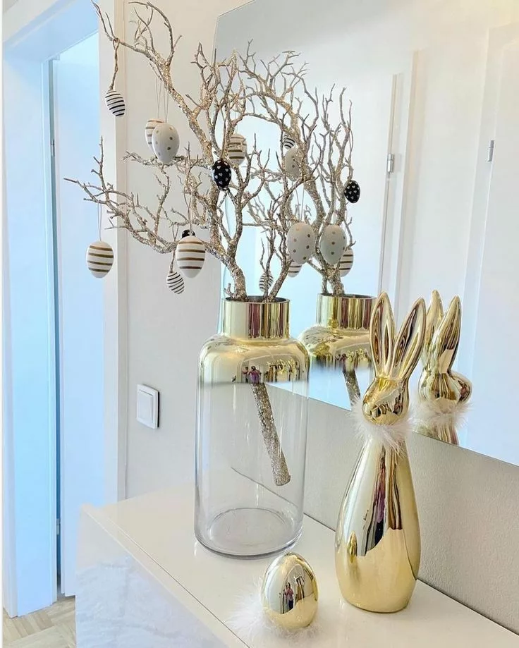 White and gold Easter decor